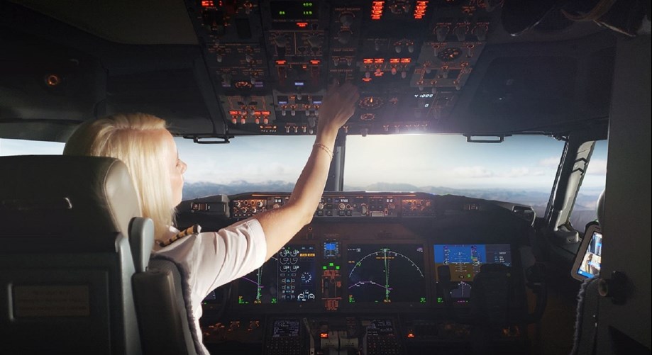 How Much Do Pilots Earn In The UK Average Pilot Salary